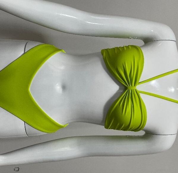 Conjunto de bikini halter con fruncido en verde lima premium