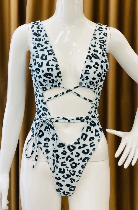 Premium Leopard Print Cutout One-Piece Swimsuit