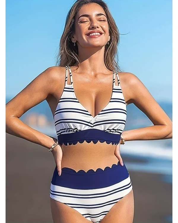 Bikini halter con cuello V y bottom alto ondulado