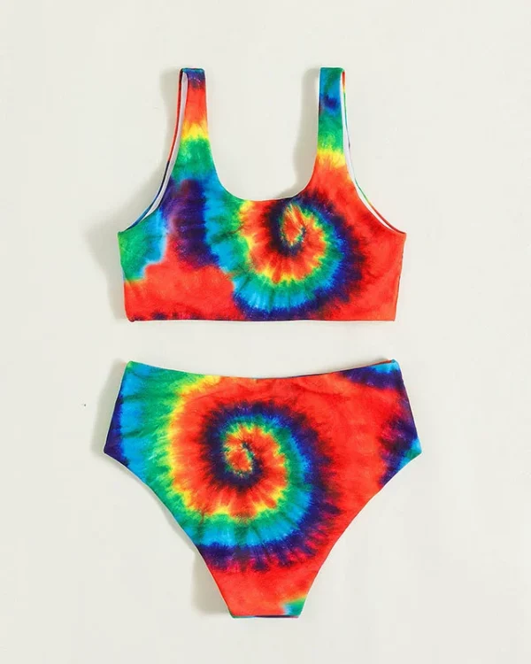 Conjunto de bikini de dos piezas con top redondo y bottom de tiro alto