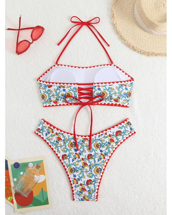 Conjunto de bikini bandeau con amarre al cuello y espalda con cordones