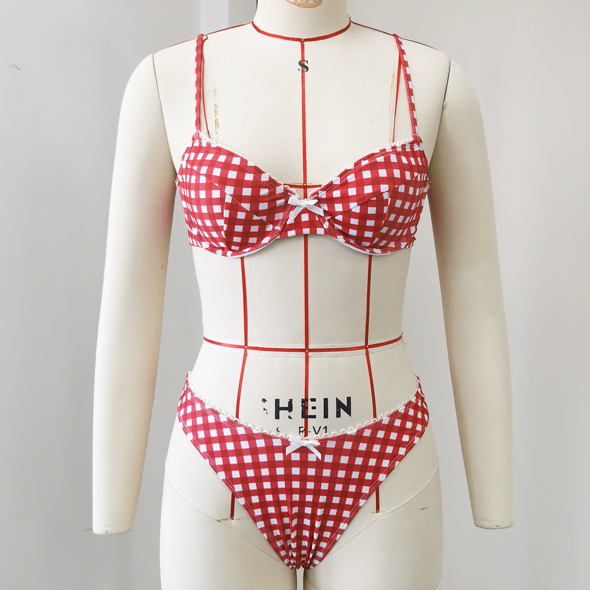 Women’s Underwire Bikini Set with Adjustable Straps and High-Cut Bottom