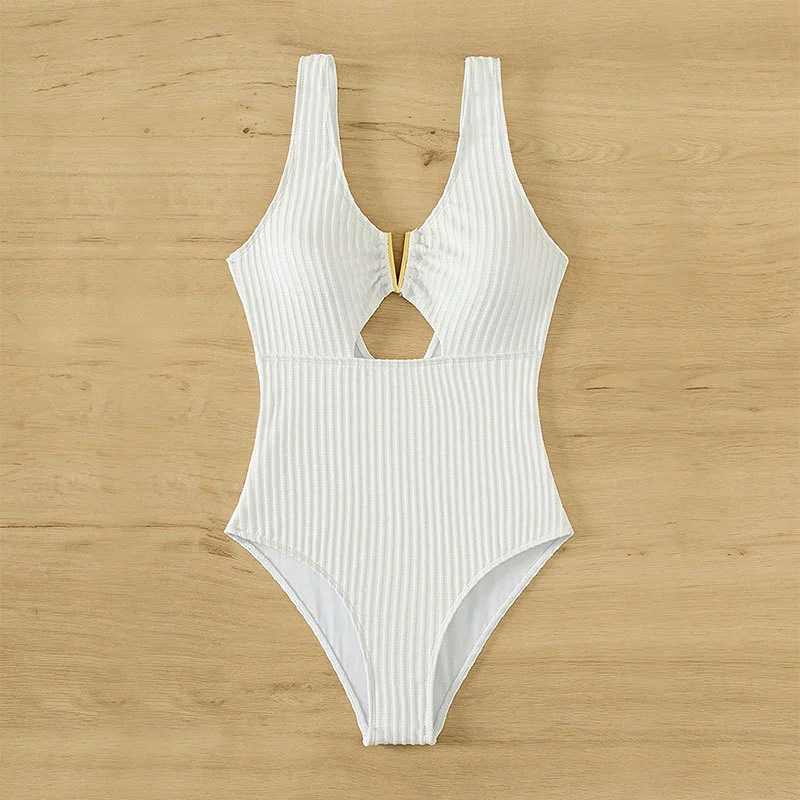 Women's Plunge Neck Keyhole Cutout One-Piece Swimsuit with Metal Ring Accent view 4