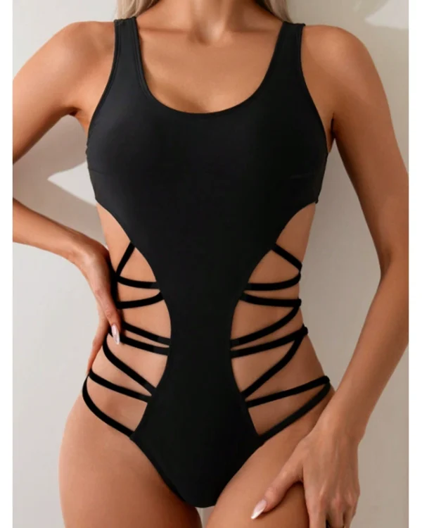 Traje de baño enterizo con aberturas y tiras cruzadas