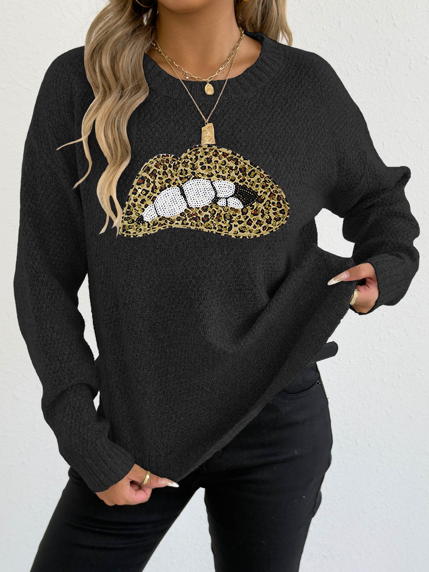 M108603-Black (Leopard Lips)