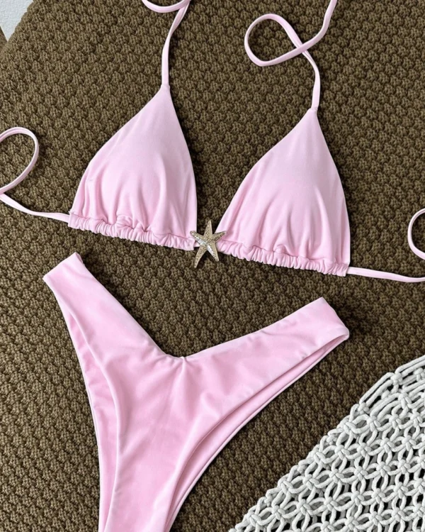Conjunto de bikini triangular halter de dos piezas con colgante de estrella de mar