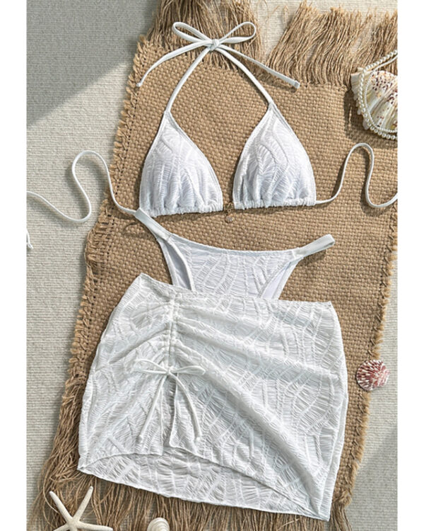 Traje de baño de tres piezas bikini triángulo halter y minifalda fruncida