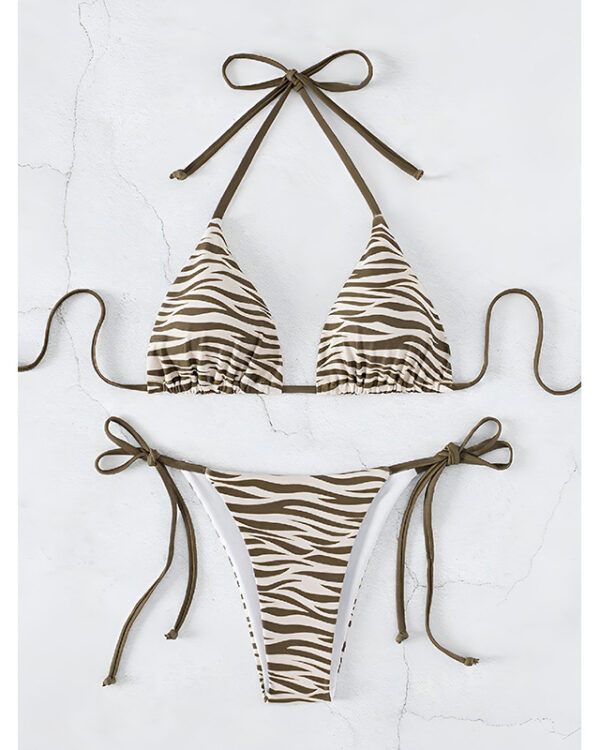 Conjunto de bikini triangular halter con estampado de cebra oliva y lazos laterales