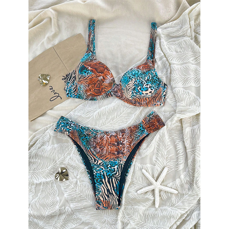 Twist Front Underwire Bikini Set view 14