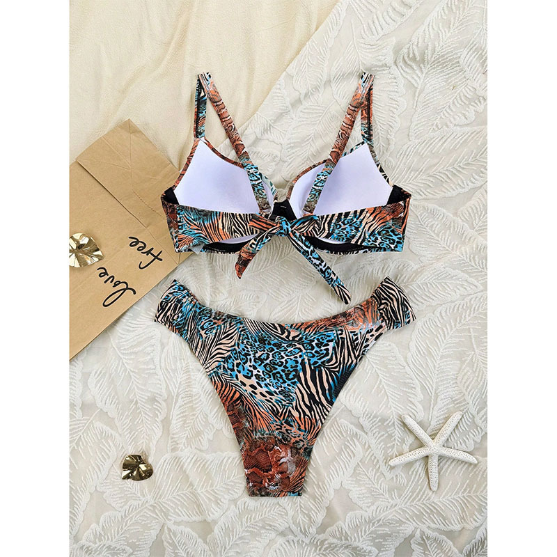 Twist Front Underwire Bikini Set view 15