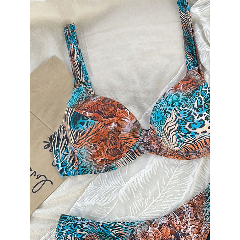 Twist Front Underwire Bikini Set view 16