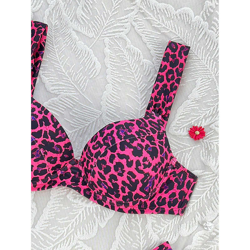 Twist Front Underwire Bikini Set view 17